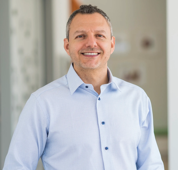 Dr. Roel Gonzalez